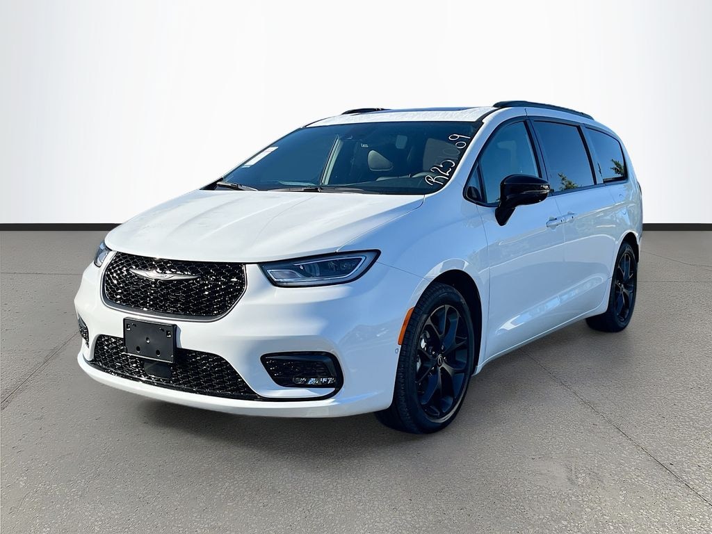 New 2026 Chrysler Pacifica LIMITED Passenger Van