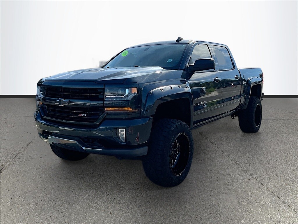2017 Chevrolet Silverado 1500 photo 3