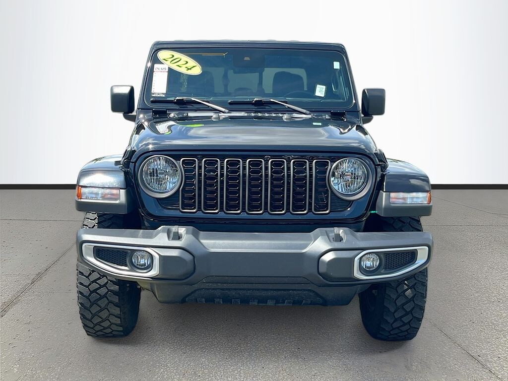 Used 2024 Jeep Gladiator Sport Truck Crew Cab