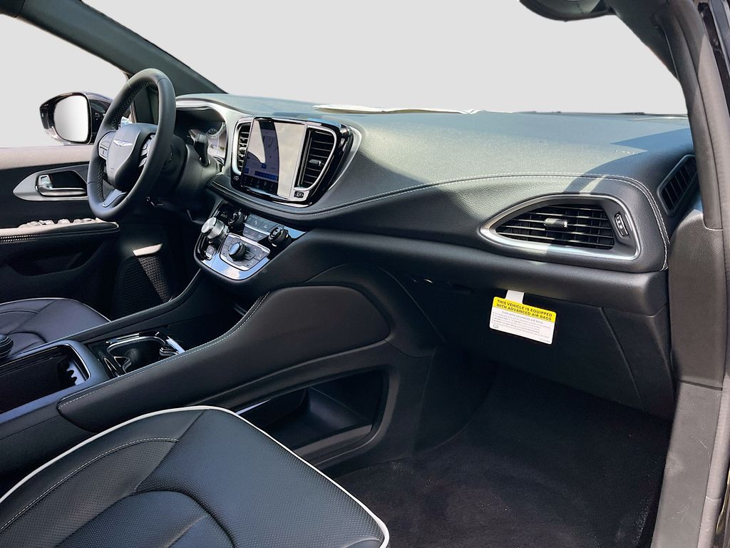 2026 Chrysler Pacifica Limited - Photo 31
