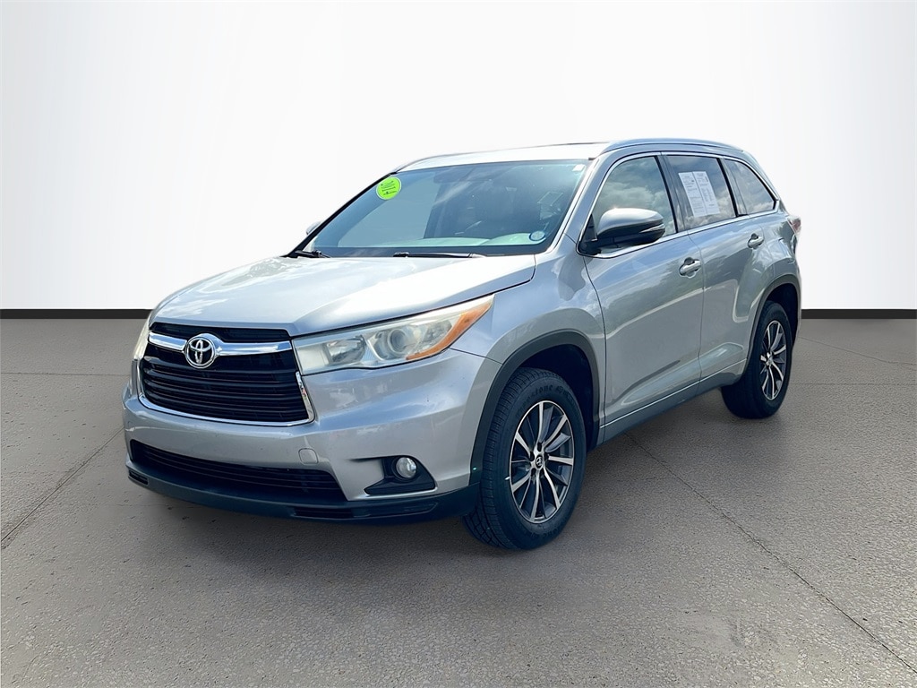 Used 2014 Toyota Highlander XLE with VIN 5TDKKRFH1ES037213 for sale in Fruitland Park, FL