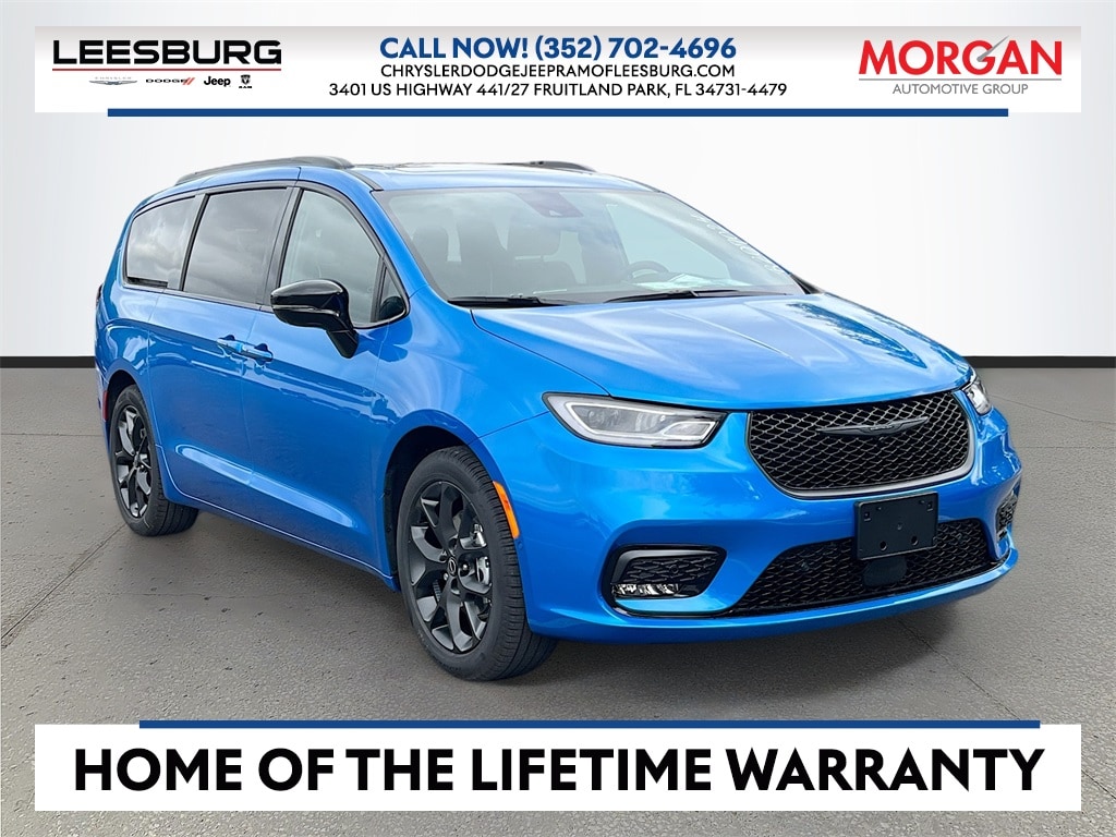 2026 Chrysler Pacifica Limited's photo