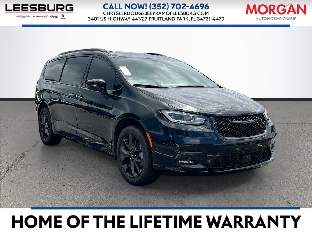 2026 Chrysler Pacifica Limited AWD's photo