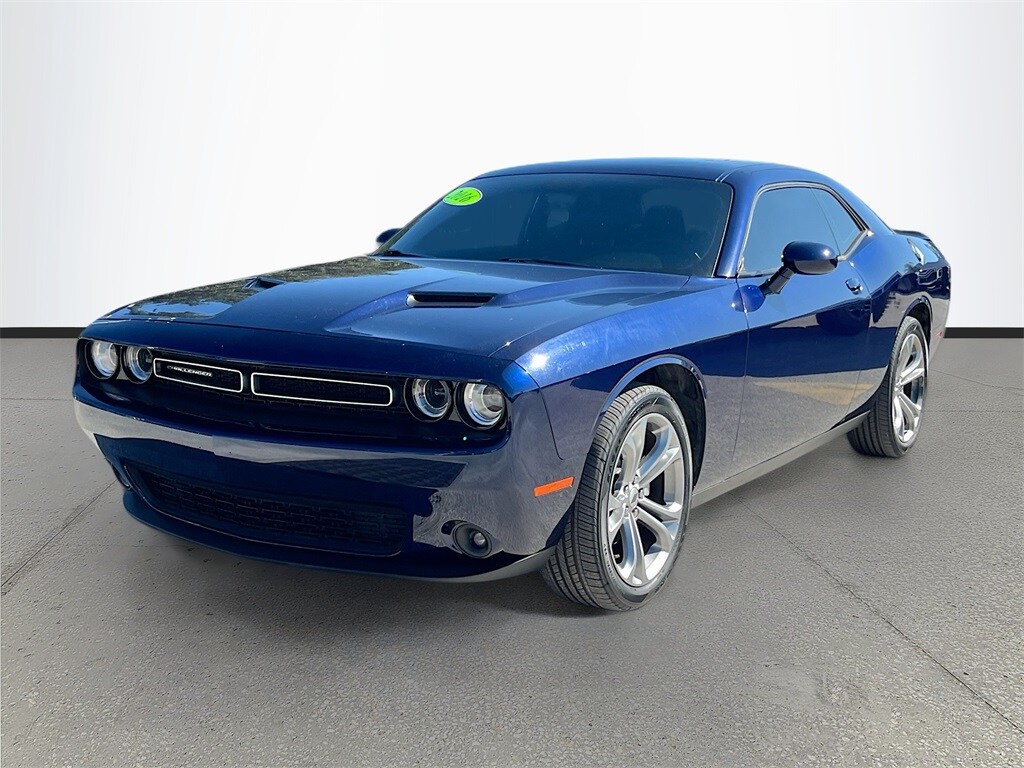 2016 Dodge Challenger SXT photo 3
