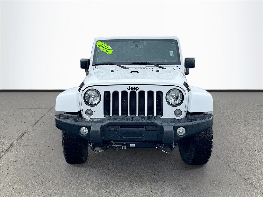 2016 Jeep Wrangler Sahara photo 2