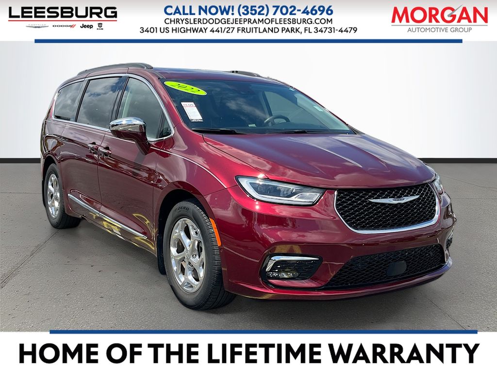 2022 Chrysler Pacifica Limited's photo