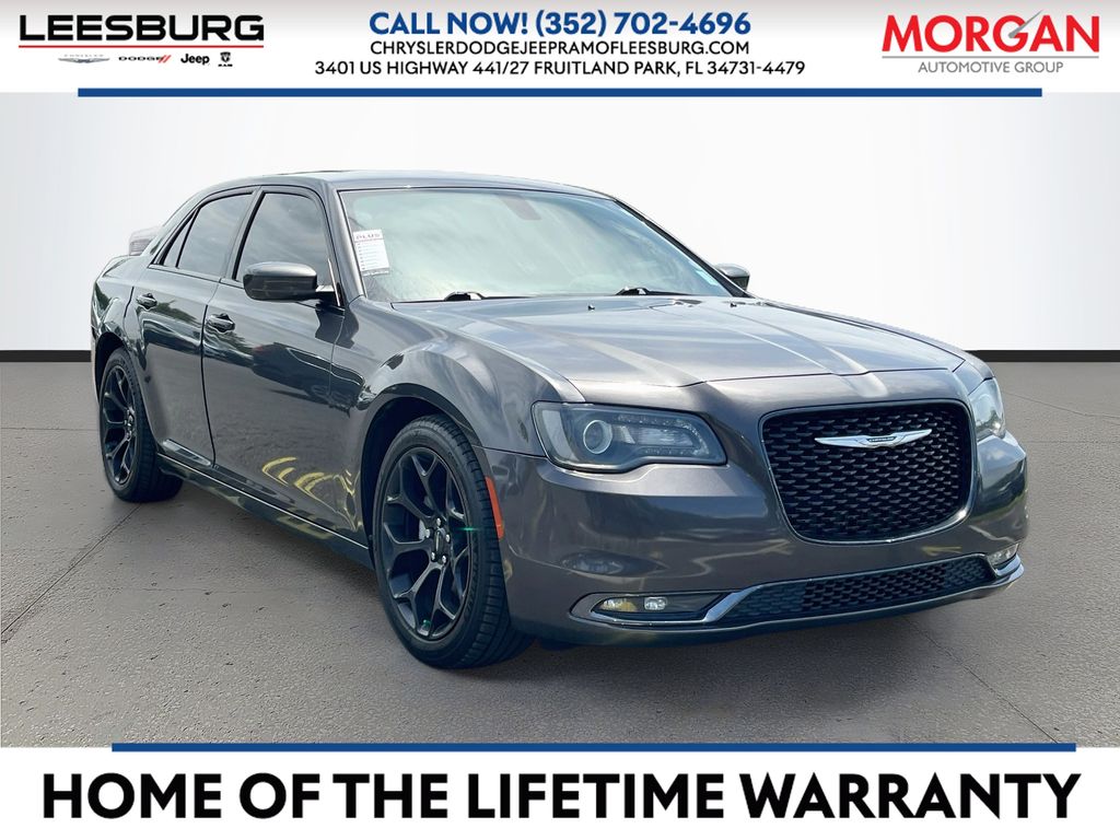 2019 Chrysler 300 S's photo