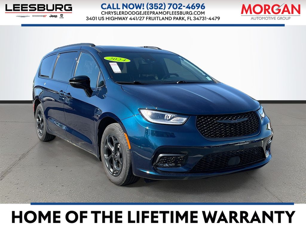 2024 Chrysler Pacifica Hybrid Select Premium S-Appearance PHEV's photo