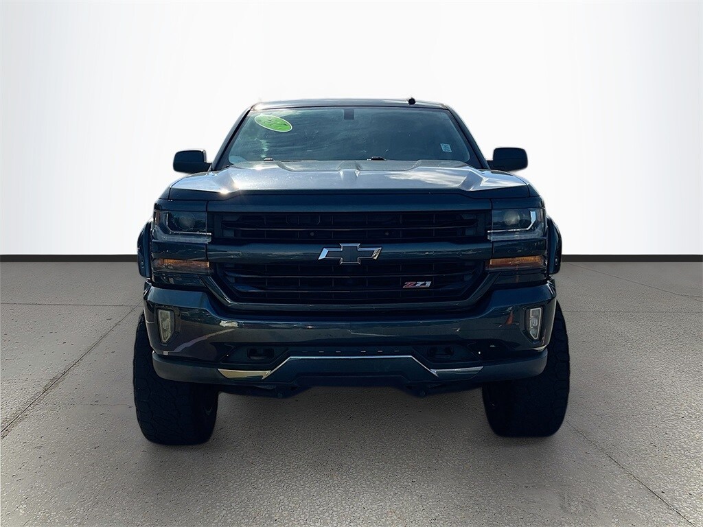 2017 Chevrolet Silverado 1500 photo 2