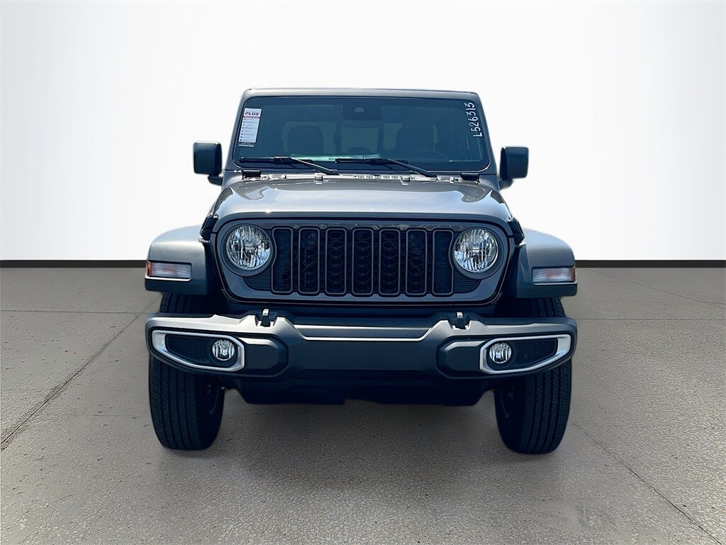 2025 Jeep Gladiator Sport S photo 2