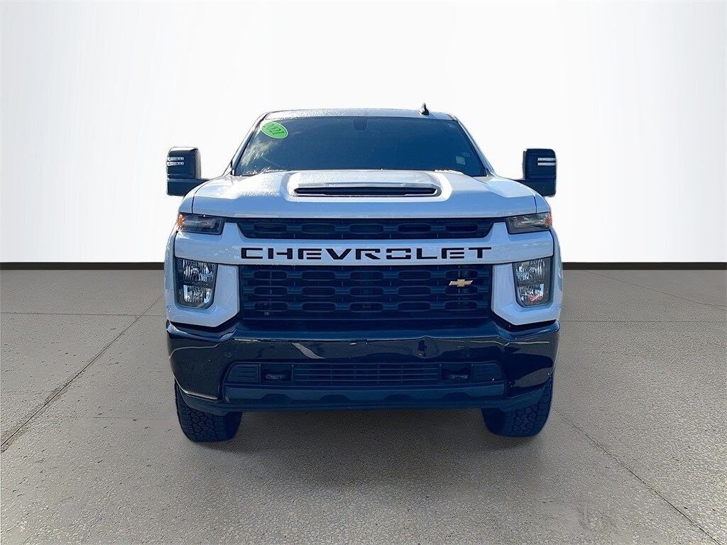 2021 Chevrolet Silverado 2500HD Custom photo 2