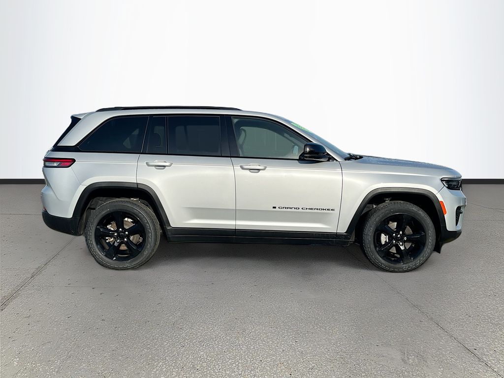 2023 Jeep Grand Cherokee Altitude - Photo 8