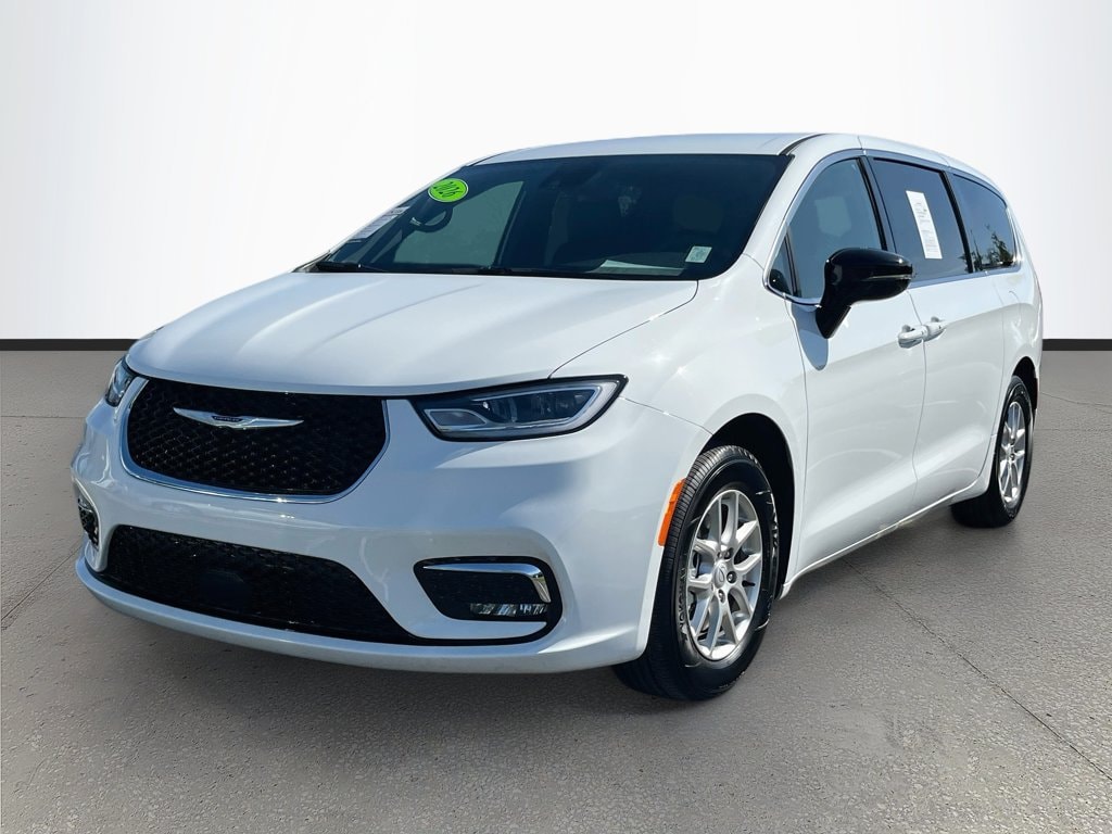 Used 2026 Chrysler Pacifica Select Van Passenger Van