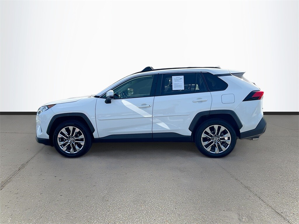 2020 Toyota RAV4 XLE Premium photo 2