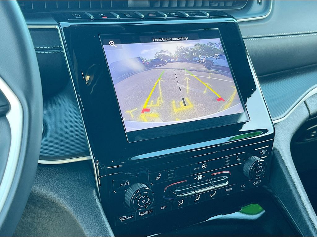 2023 Jeep Grand Cherokee Altitude - Photo 13