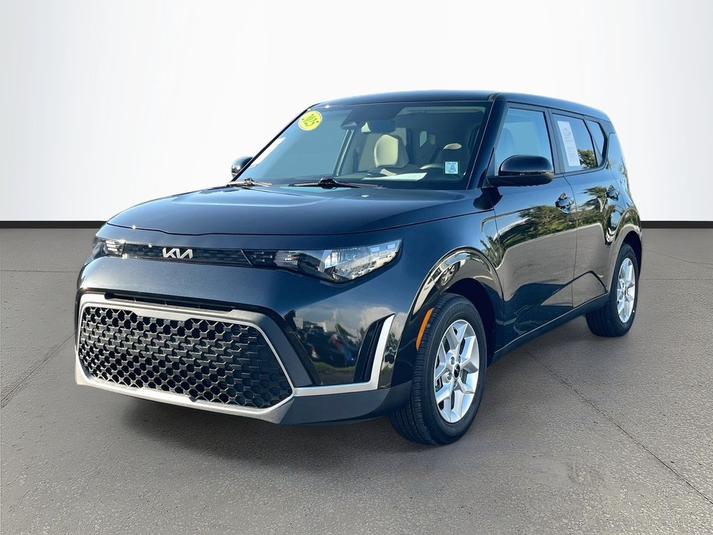 Certified 2025 Kia Soul Hatchback