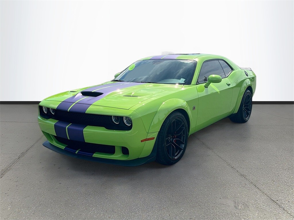 2019 Dodge Challenger R/T Scat Pack Widebody photo 3
