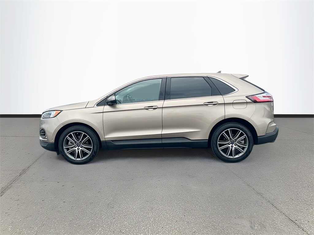 2021 Ford Edge Titanium photo 4
