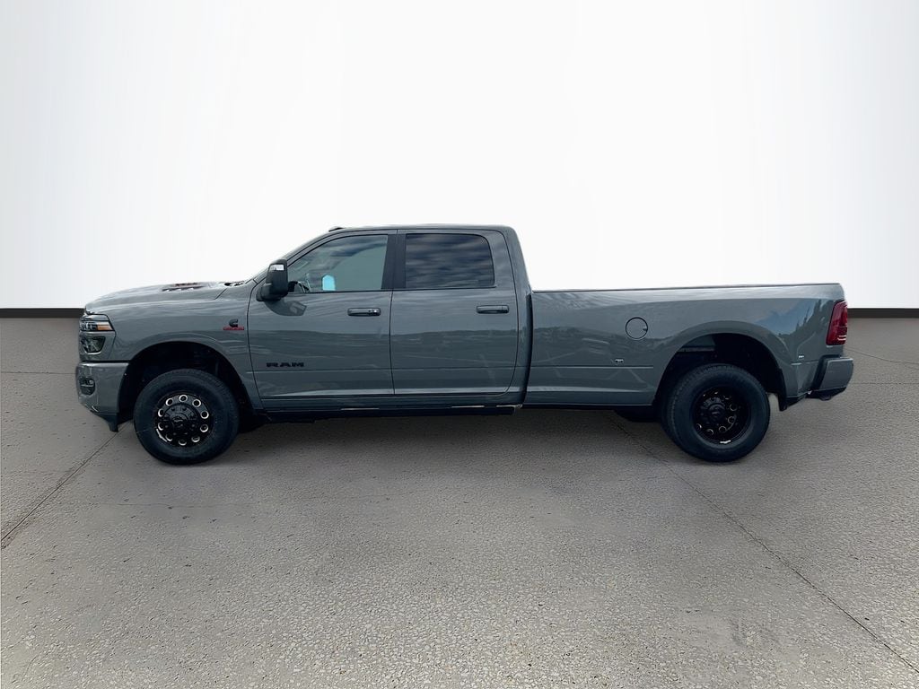 New 2026 Ram 3500 LARAMIE CREW CAB 4X4 8' BOX Pickup