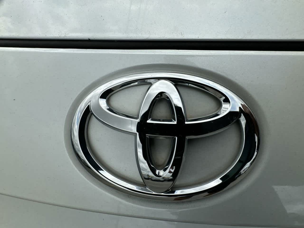 Thumbnail: 2023 Toyota Corolla - 10