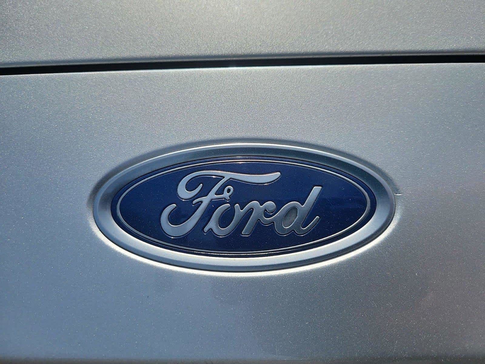 2016 Ford Fusion SE 9