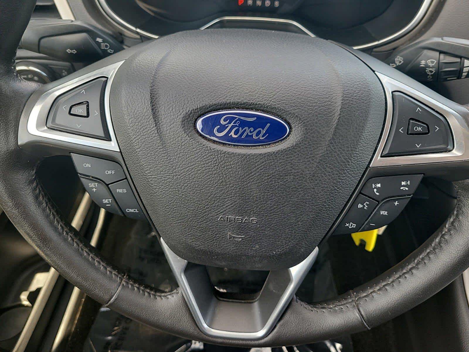 2016 Ford Fusion SE 31