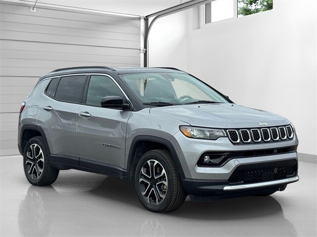 2024 Jeep Compass Limited photo 3
