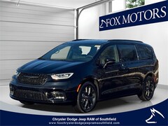 2026 Chrysler Pacifica SELECT Passenger Van