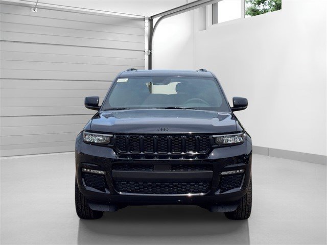 2025 Jeep Grand Cherokee Limited photo 2