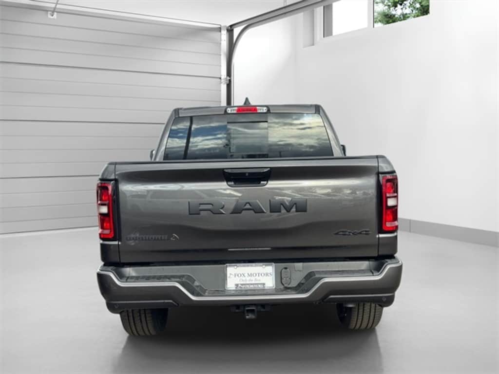 New 2025 Ram 1500 BIG HORN CREW CAB 4X4 5'7 BOX Pickup