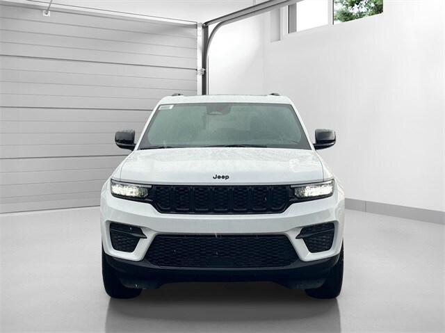 2025 Jeep Grand Cherokee Altitude X photo 2