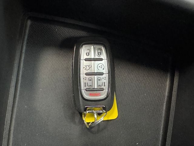 2026 Chrysler Pacifica Select - Photo 21