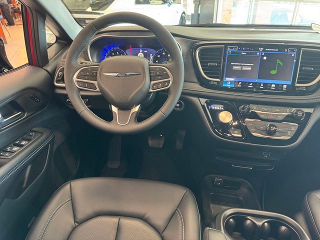 2026 Chrysler Pacifica Select - Photo 12