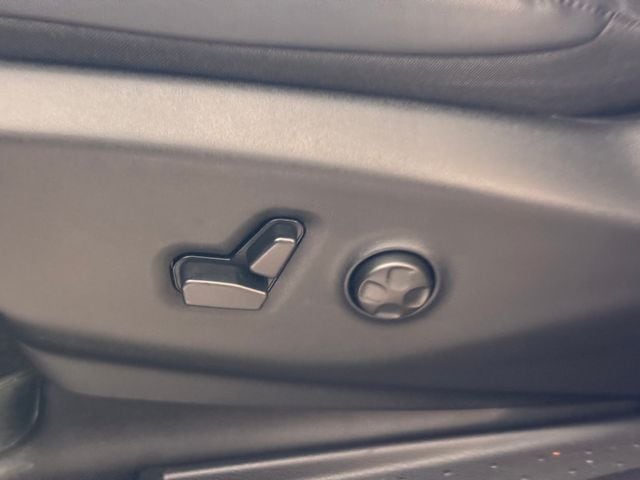 2026 Chrysler Pacifica Select - Photo 11