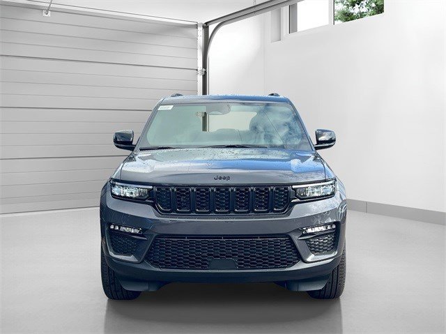 2025 Jeep Grand Cherokee Limited photo 2