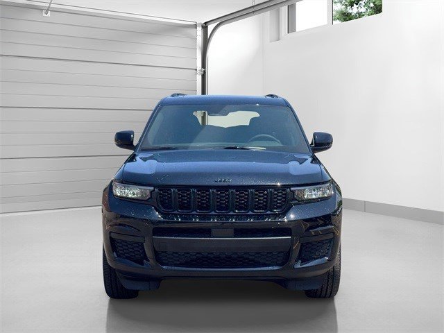 Used 2025 Jeep Grand Cherokee L Altitude with VIN 1C4RJKAG3S8679682 for sale in Southfield, MI