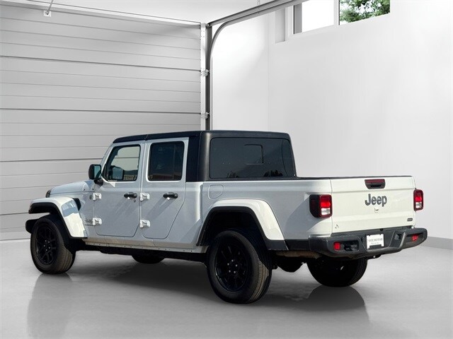 2023 Jeep Gladiator Overland photo 4