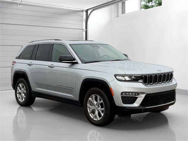 2024 Jeep Grand Cherokee Limited photo 3