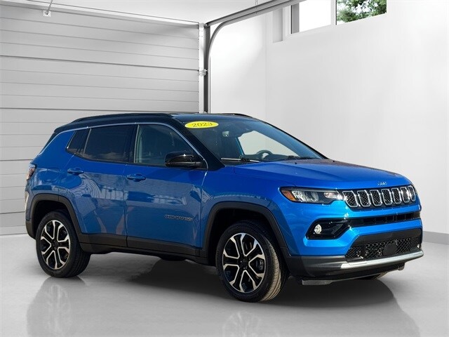 2023 Jeep Compass Limited photo 2