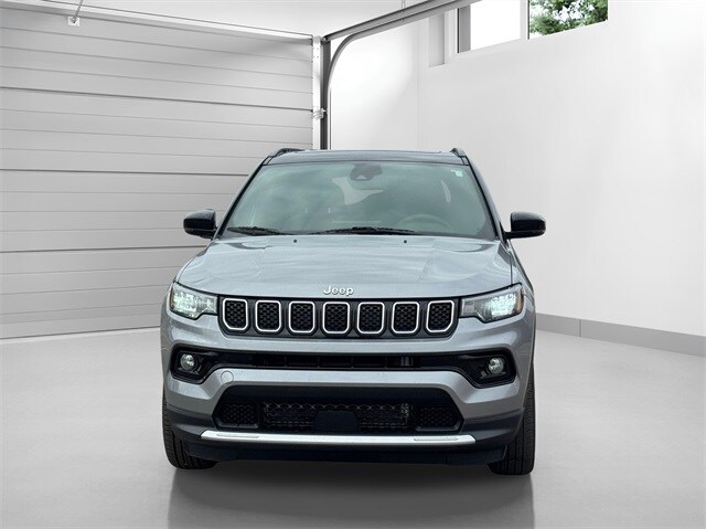 2024 Jeep Compass Limited photo 2