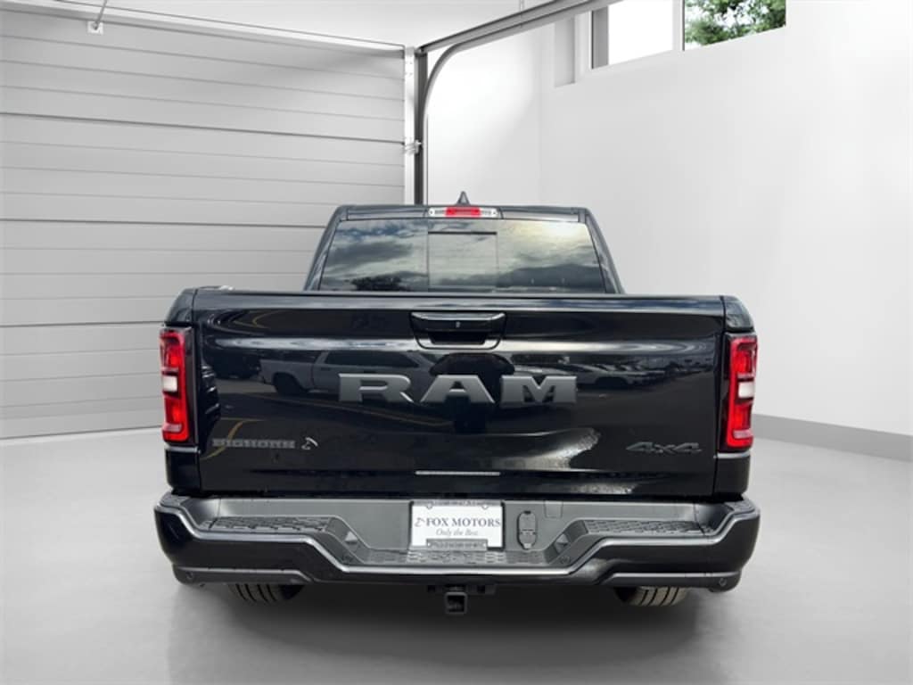 New 2025 Ram 1500 BIG HORN CREW CAB 4X4 5'7 BOX Pickup