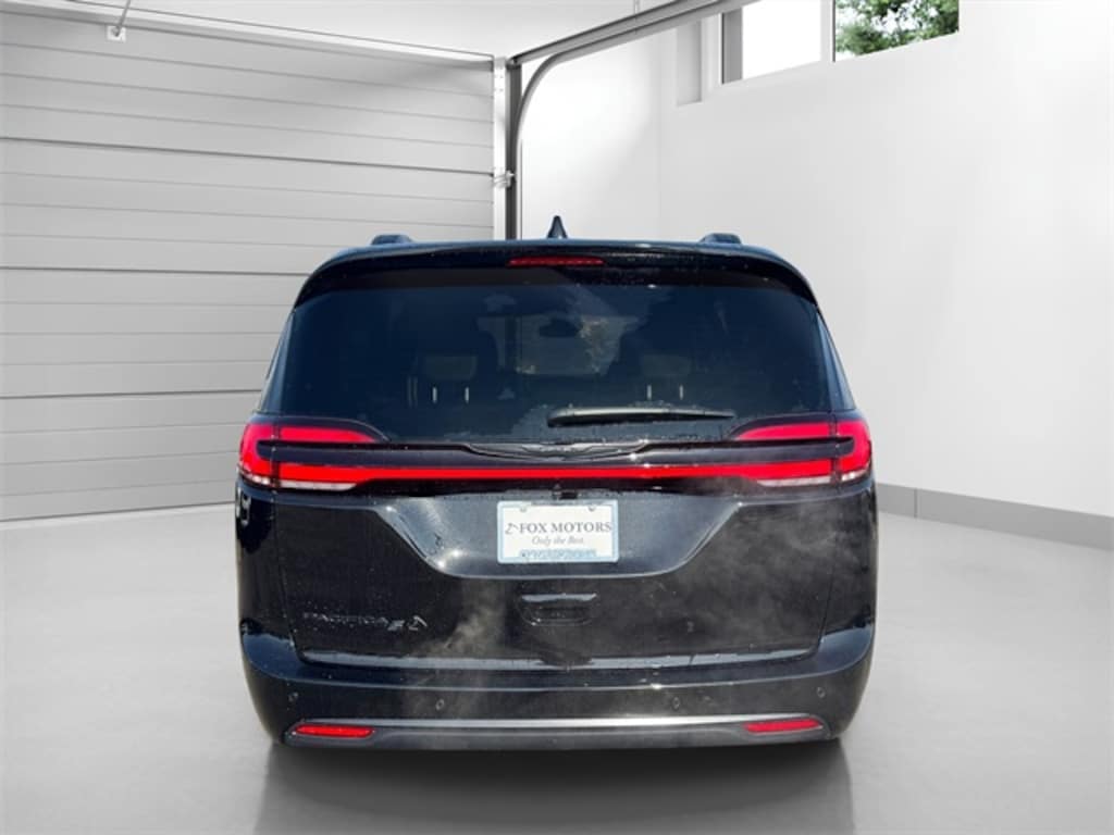 New 2026 Chrysler Pacifica SELECT Passenger Van