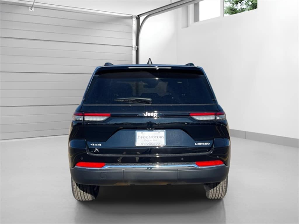 New 2025 Jeep Grand Cherokee LAREDO X 4X4 Sport Utility