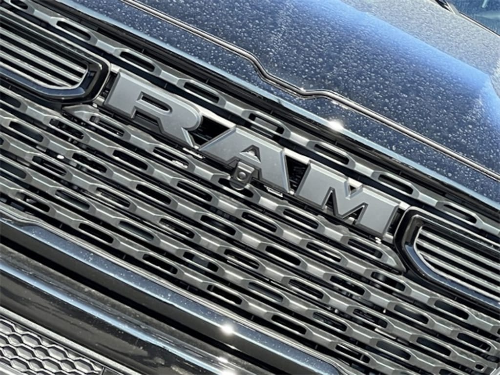 New 2025 Ram 1500 BIG HORN CREW CAB 4X4 5'7 BOX Pickup