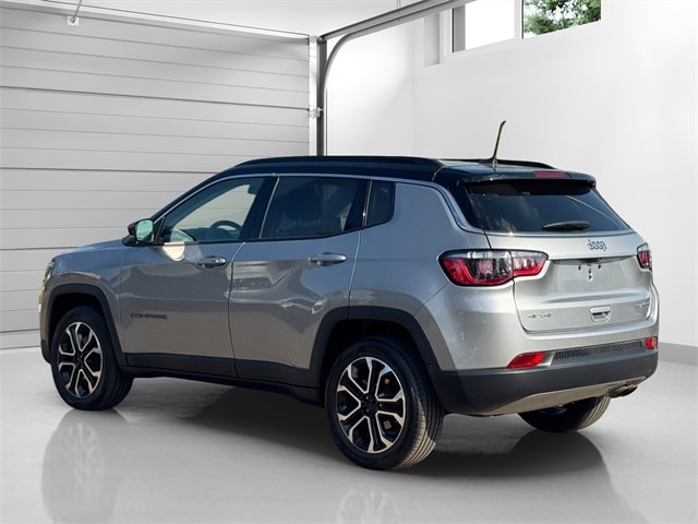 2022 Jeep Compass Limited photo 4