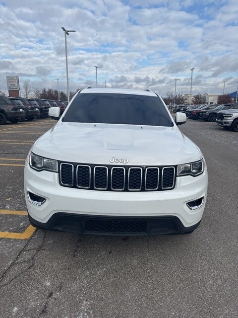 2019 Jeep Grand Cherokee Laredo E photo 2