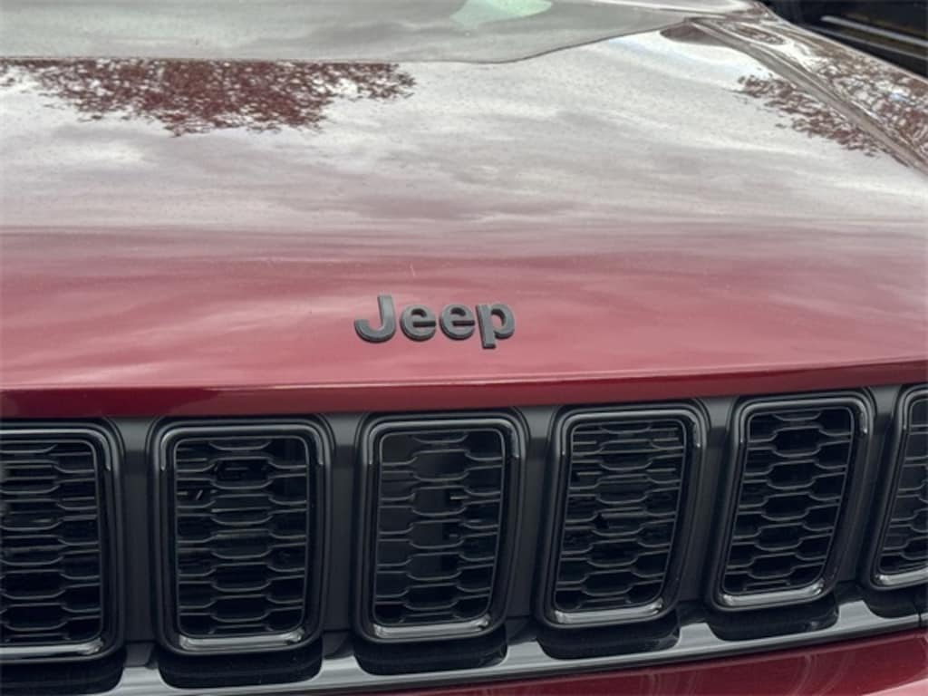 Used 2025 Jeep Grand Cherokee Altitude X SUV
