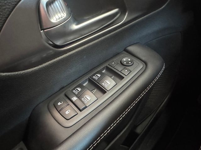 2026 Chrysler Pacifica Select - Photo 25