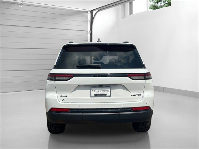 2025 Jeep Grand Cherokee Limited photo 3