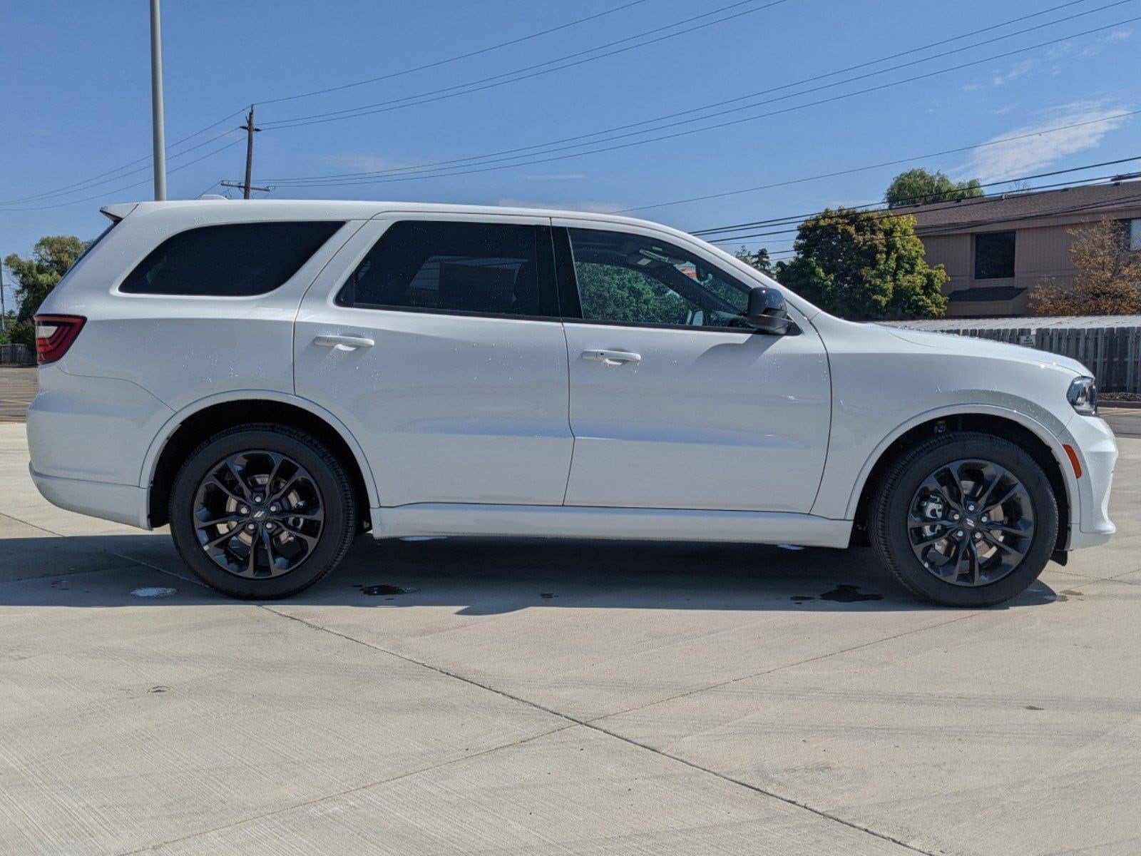 Used 2022 Dodge Durango SXT with VIN 1C4RDHAG5NC159561 for sale in Southfield, MI